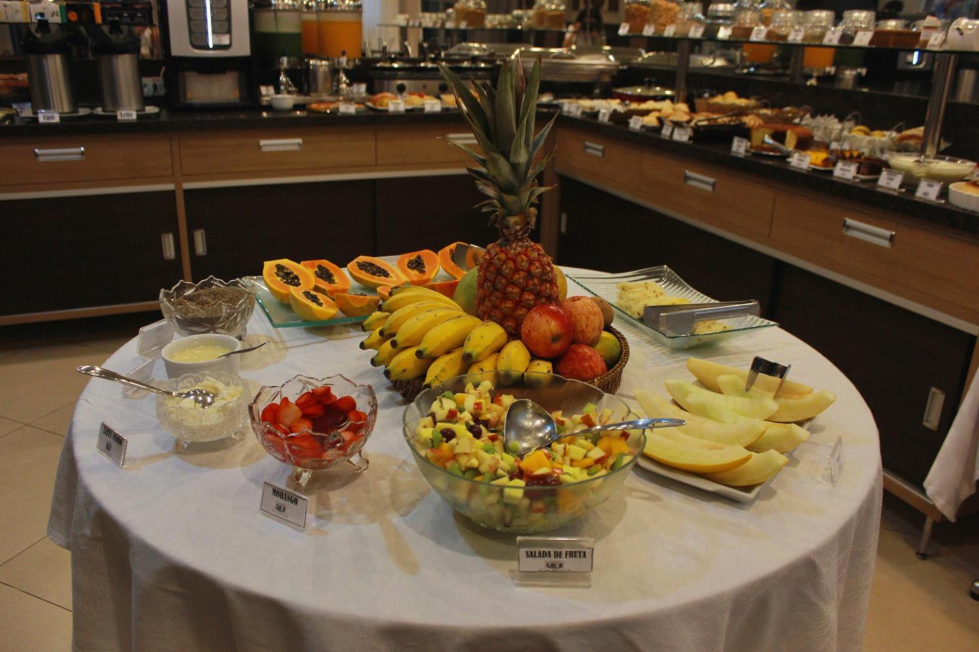 Gontijo Inn Hotel Itajubá Eksteriør bilde Fruit salad